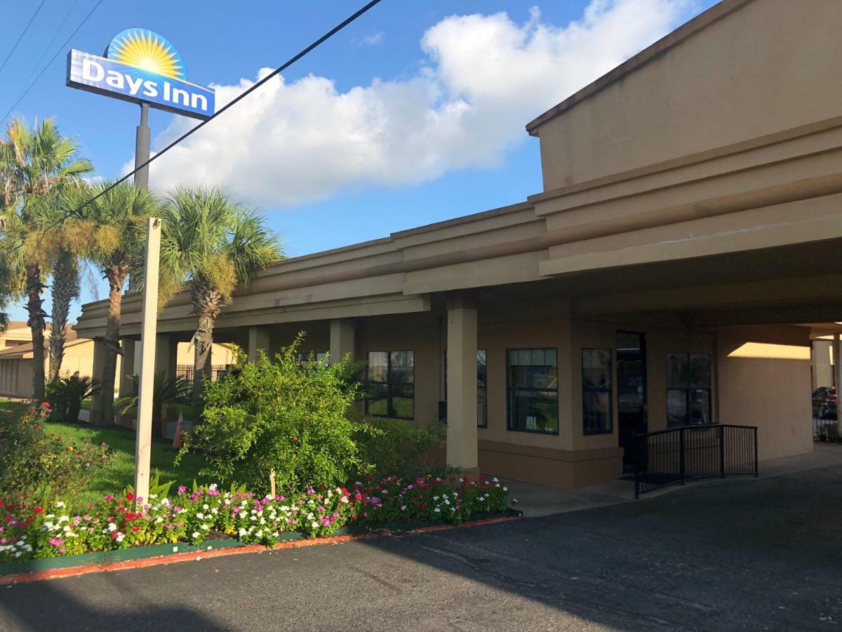 Days Inn By Wyndham Lake Charles Exterior photo